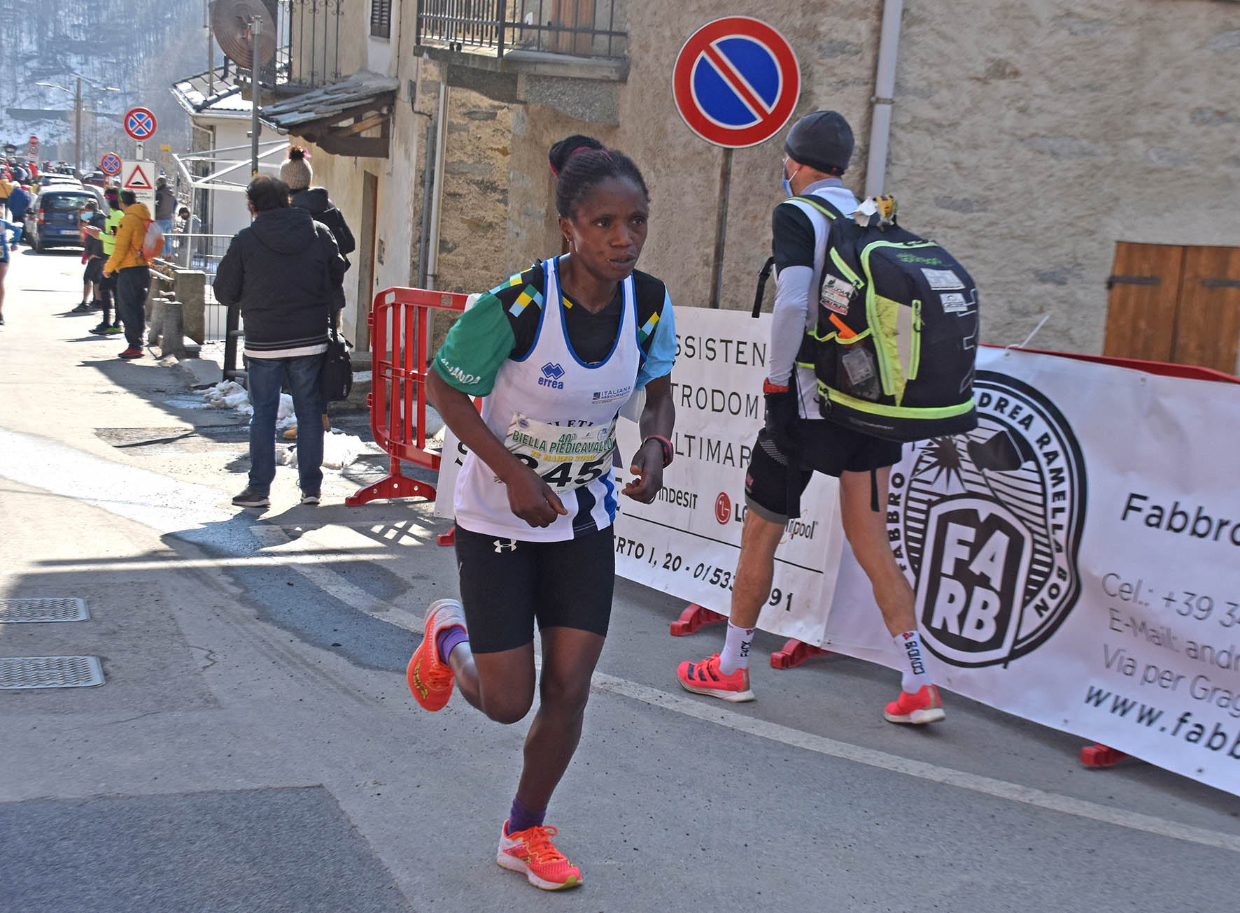 Clementine Mukandanga vincitrice nel 2021 con il nuovo record femminile Clementine Mukandanga