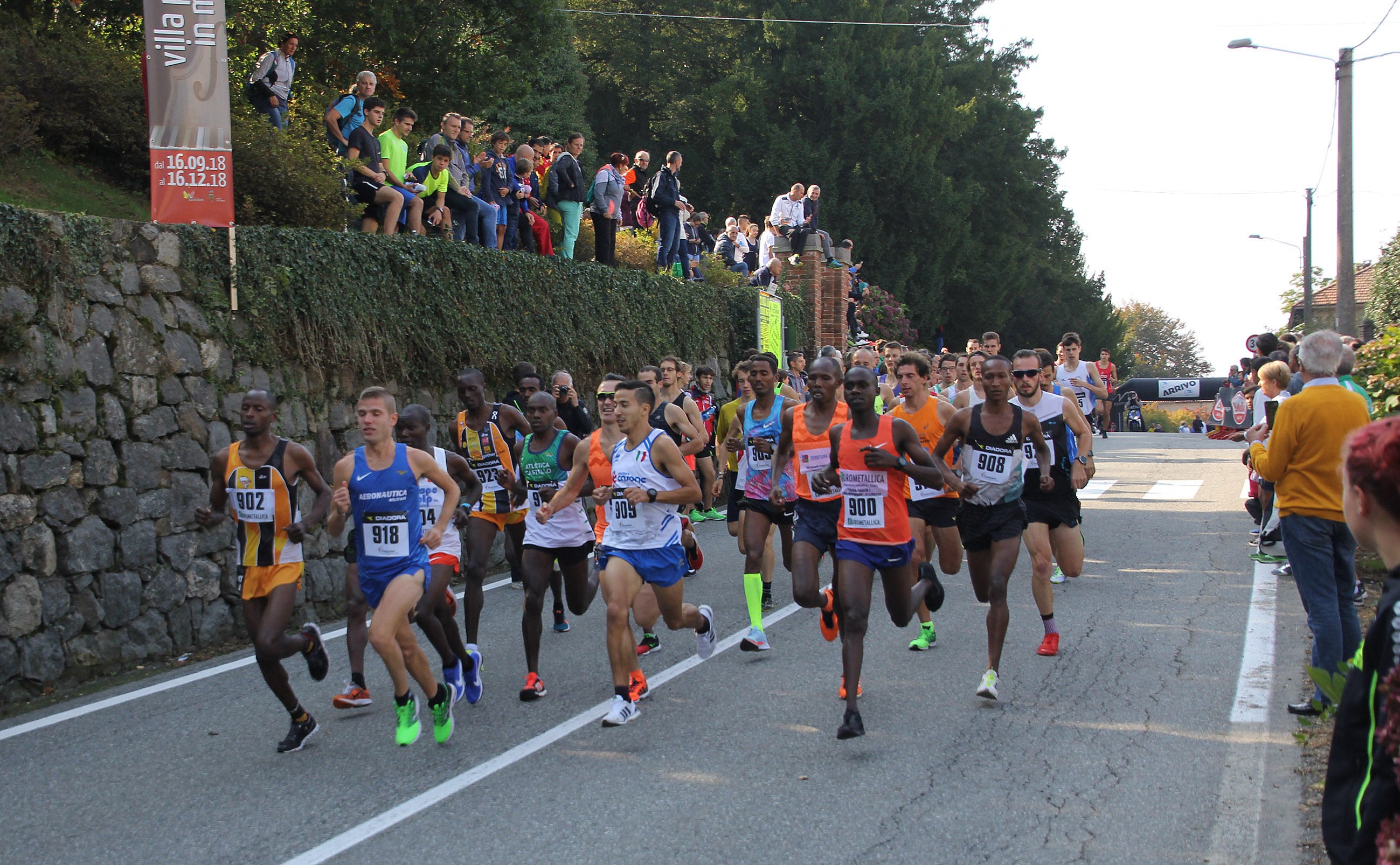 Partenza gara maschile 48° Giro podistico internazionale di Pettinengo